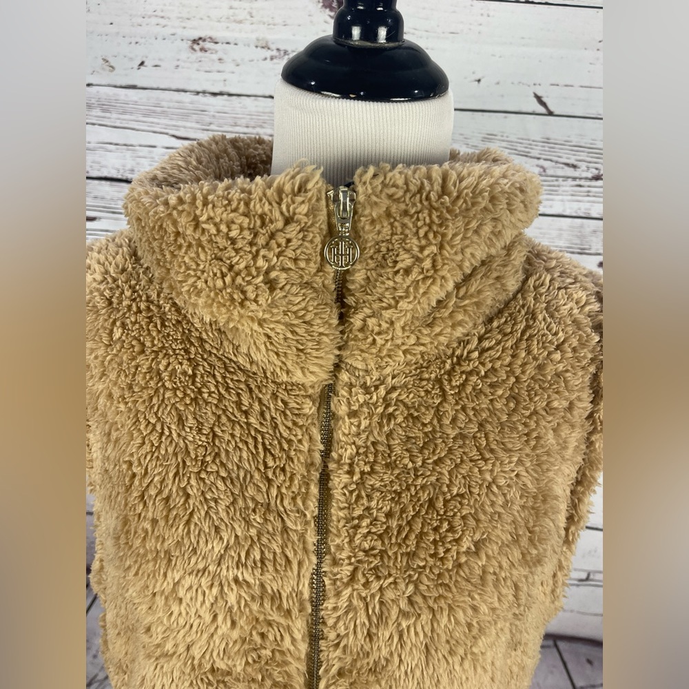 New Tommy Hilfiger Fur Full Zip Vest Size Large Polyester Winter - Picture 4 of 6
